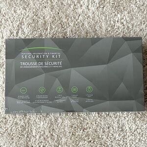 Personal Information & Financial Security Kit